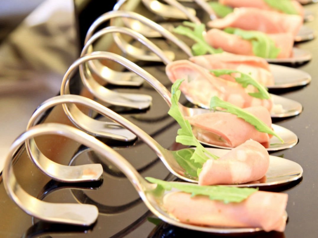 Fisch und Salate